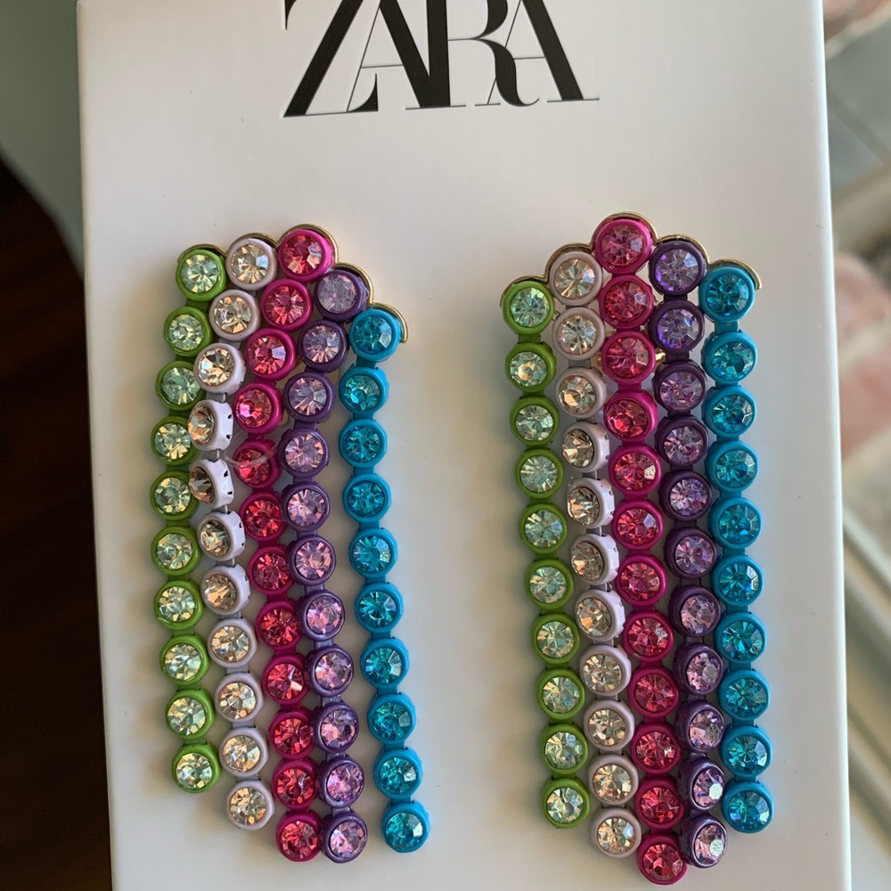 Brand new, never worn Zara earrings.